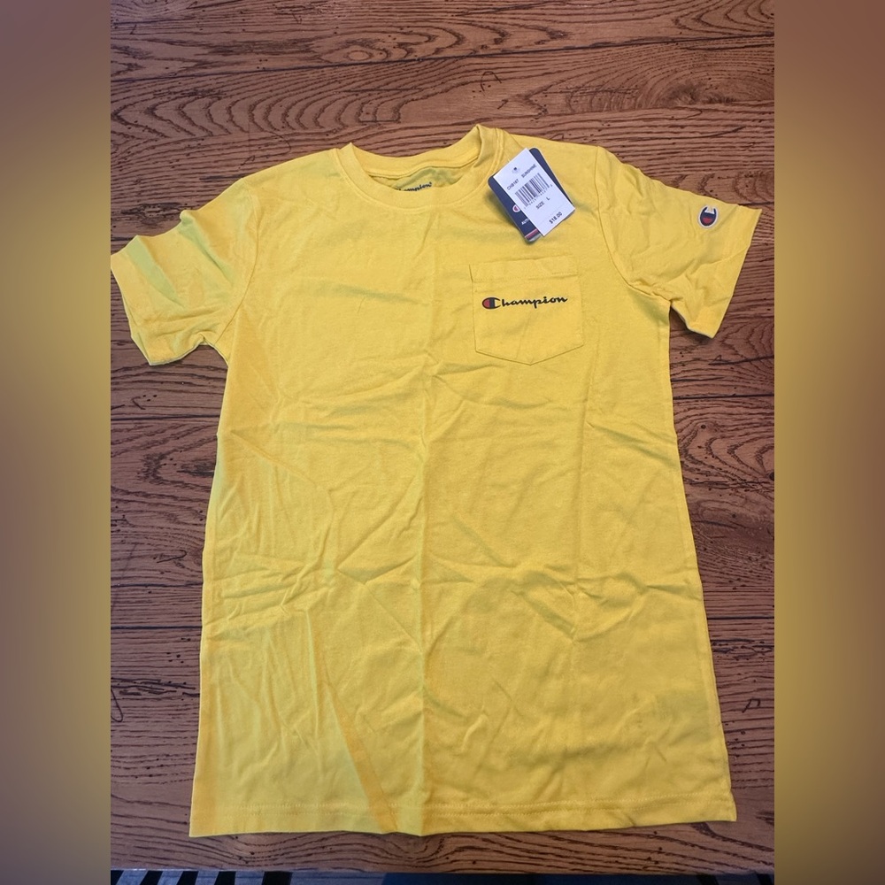 Champion yellow t shirt size L